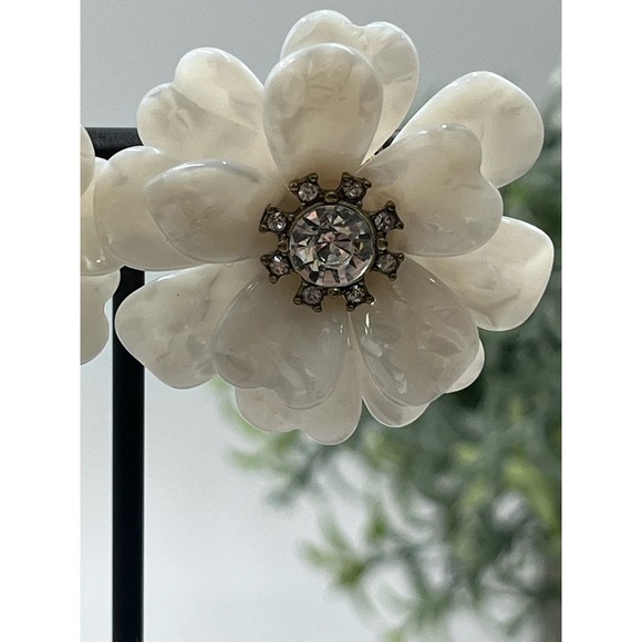 J. Crew Gold Tone White Resin & Cz Full Bloom Flower Pierced Earrings - Picture 12 of 13
